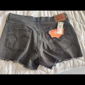 LEVI SHORTS Women’s 32